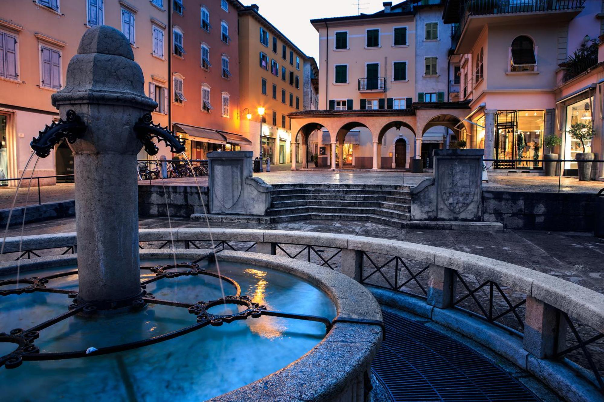 Residenza Rocca Del Lago - Happy Rentals Riva del Garda Ngoại thất bức ảnh