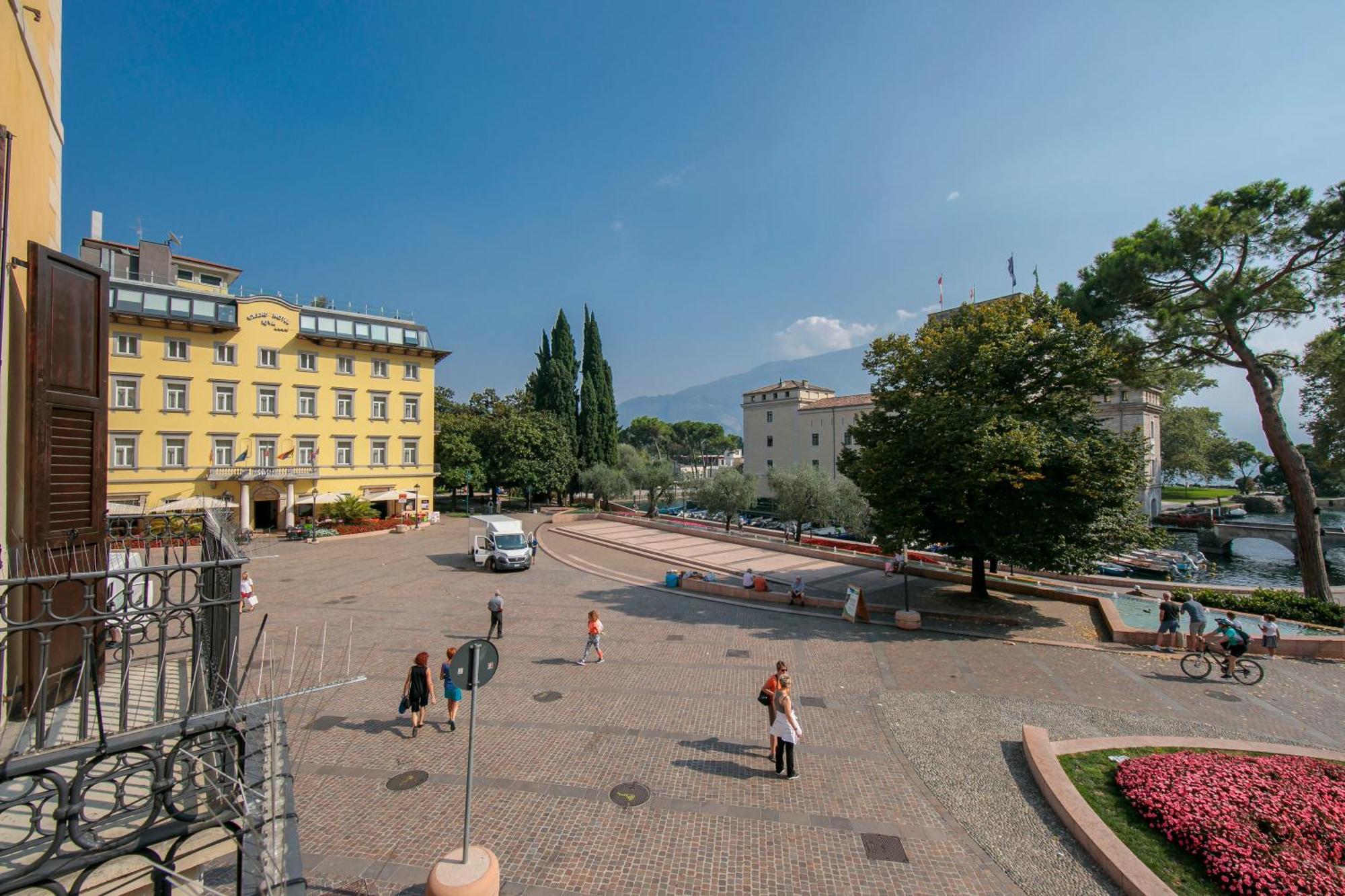 Residenza Rocca Del Lago - Happy Rentals Riva del Garda Ngoại thất bức ảnh